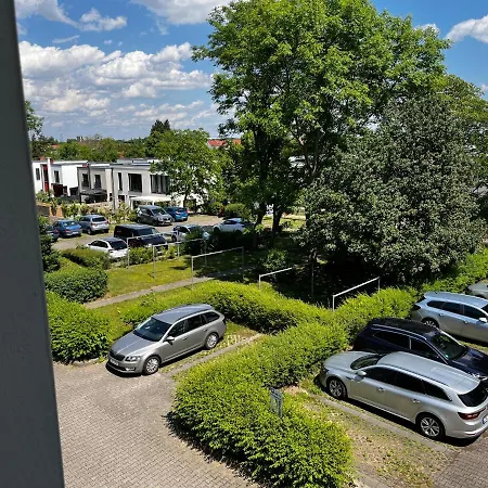 Suiteable-living Neunseenland - Parkplatz,netflix 公寓 马克莱贝格